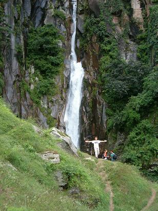 manali waterfalls